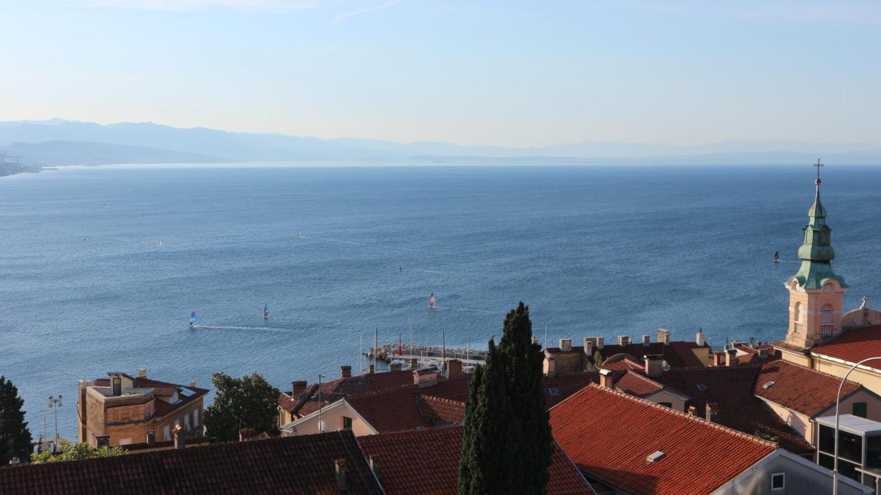 Apartments Komel Opatija Exteriör bild