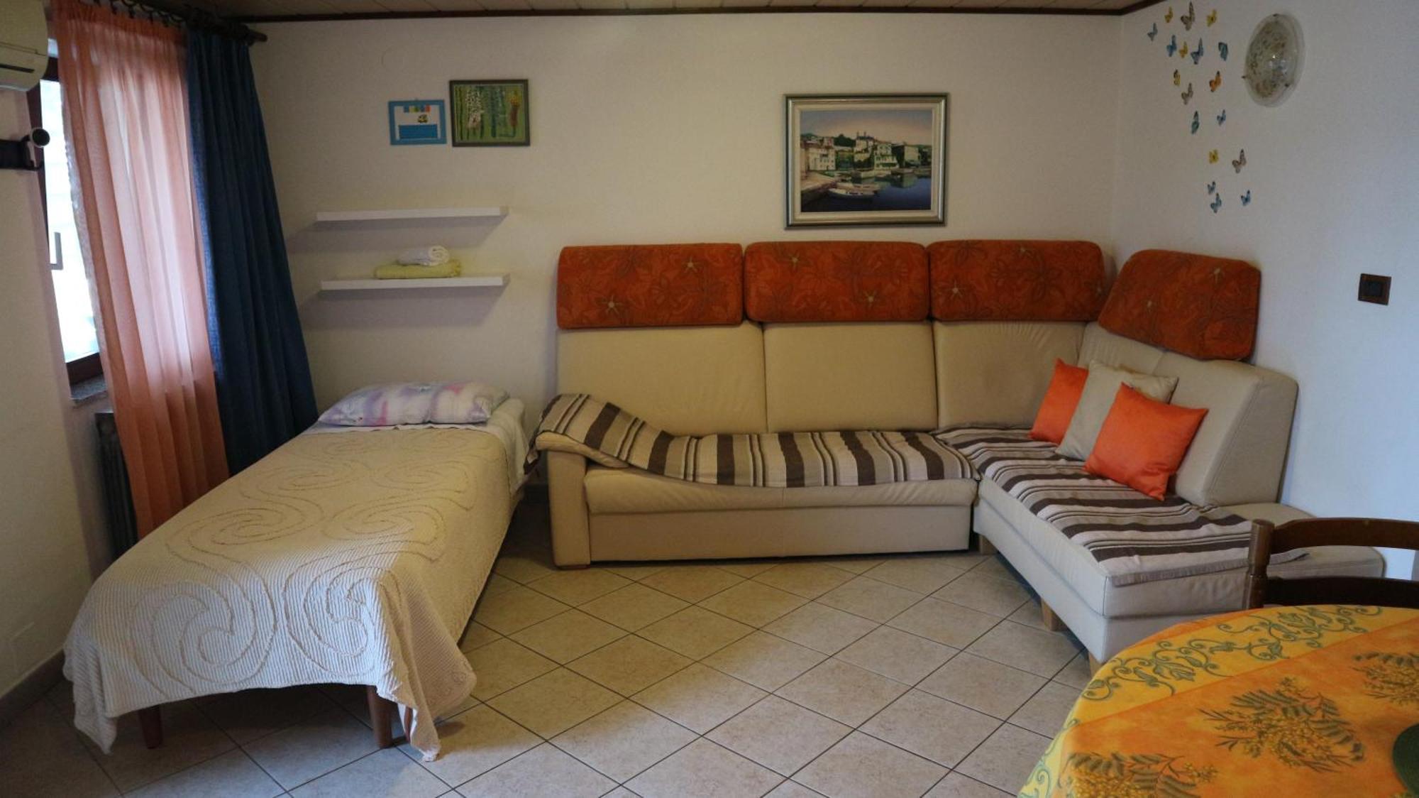 Apartments Komel Opatija Rum bild