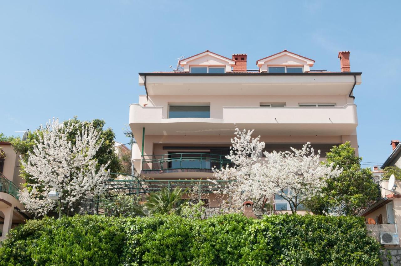 Apartments Komel Opatija Exteriör bild